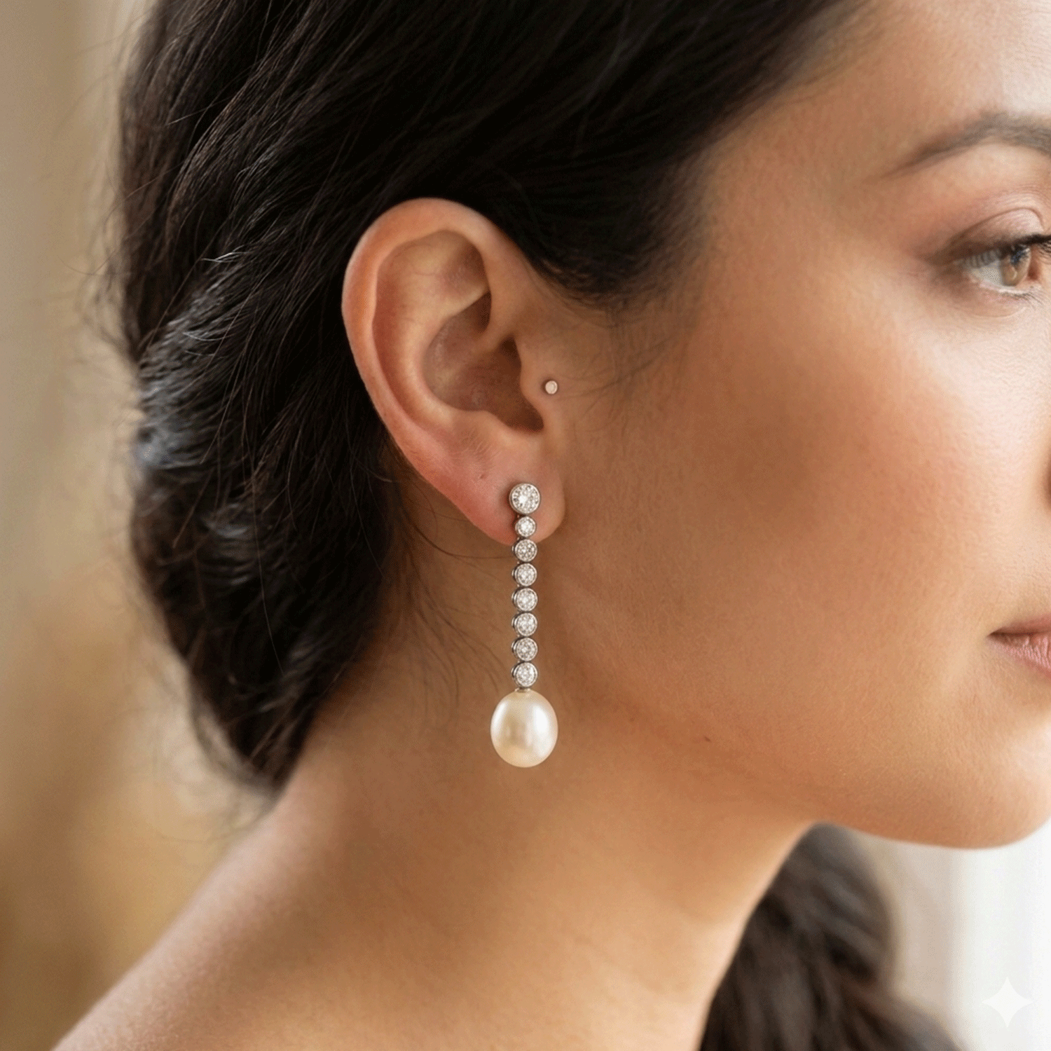 Long Hoops in White Gold, Diamonds and Pearls