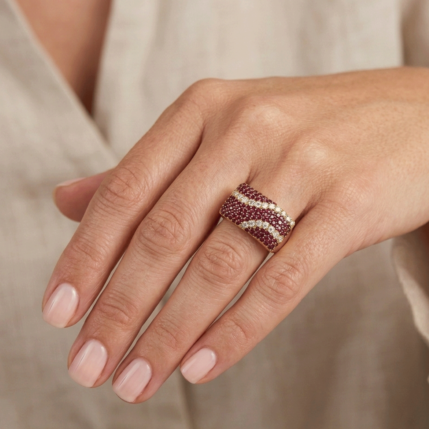 Anillo de Oro con Brillantes y Rubíes