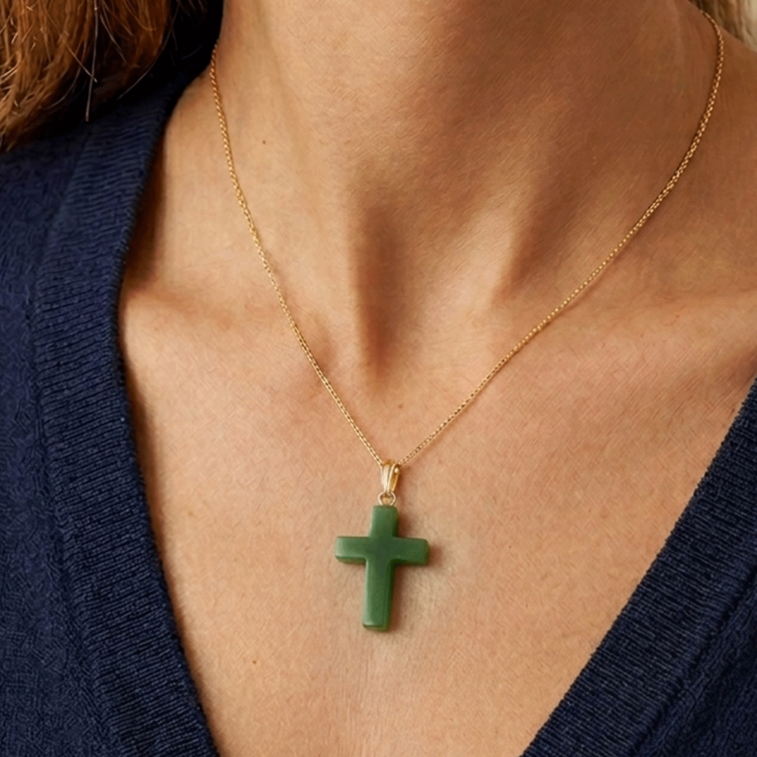 Cruz en Oro 18k y Piedra Jade