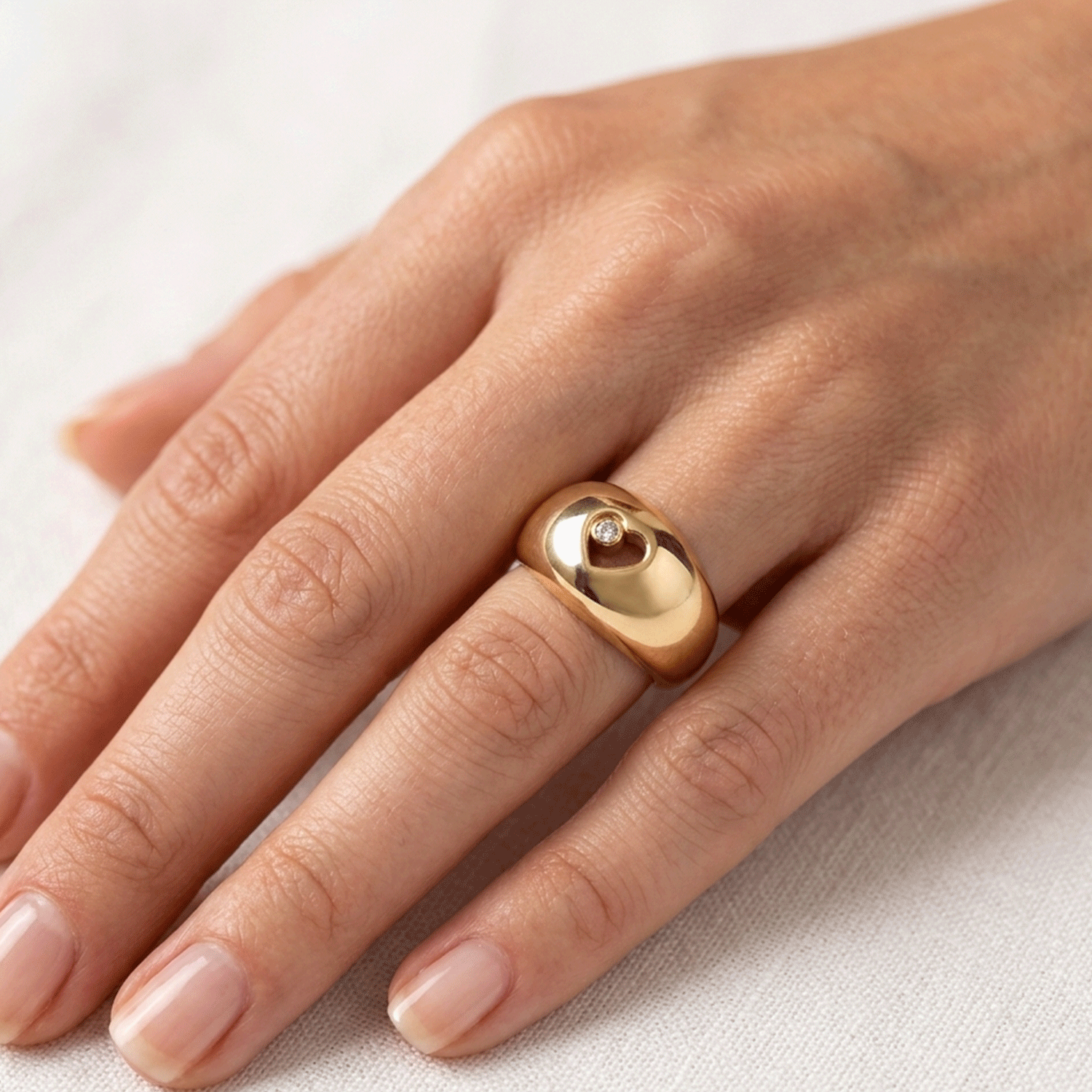 Chopard Happy Diamonds Ring in Gold with Heart-Shaped Diamond