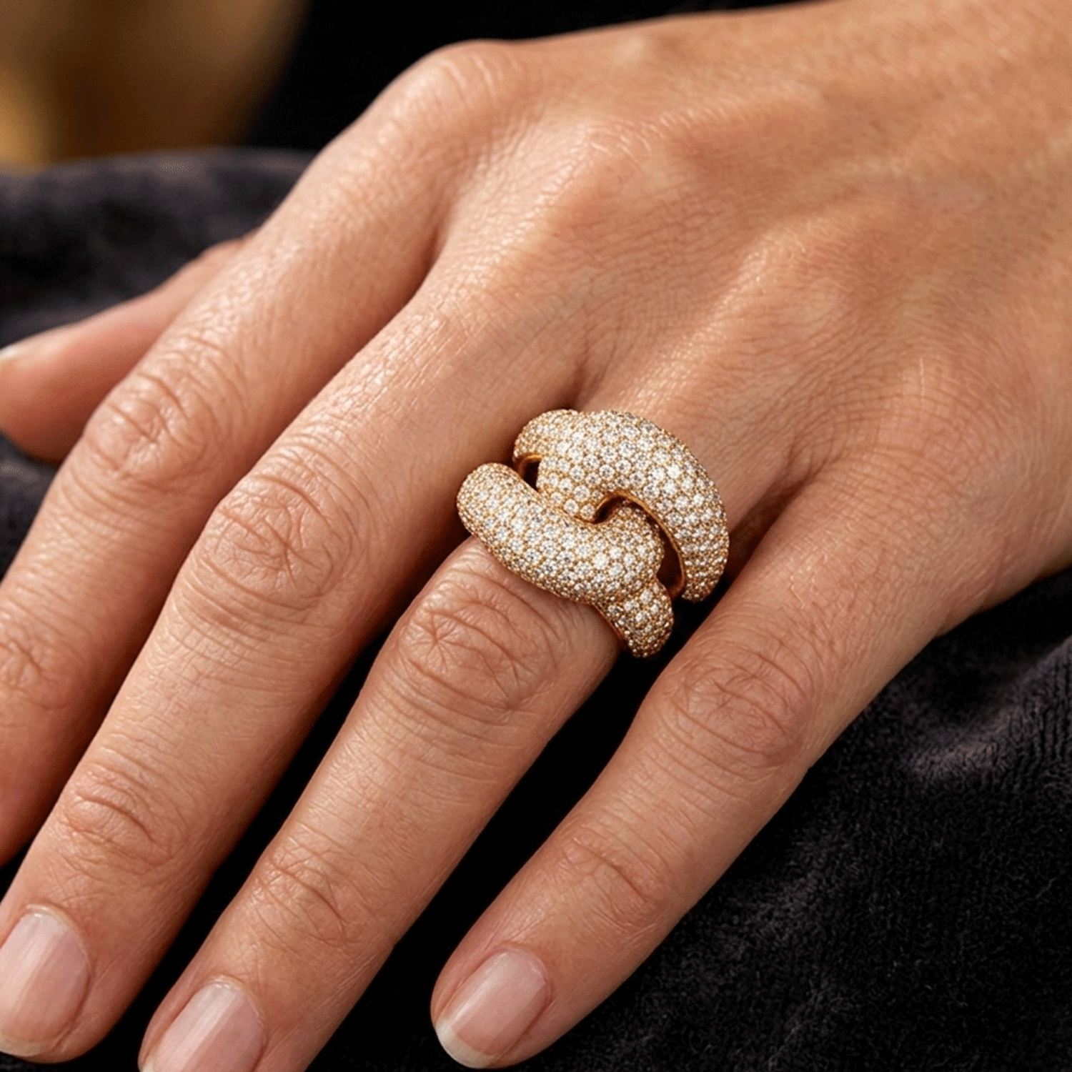 Abundant Radiance: Red Gold Ring with 6.06ct of Brilliant Stones in 303 Stones
