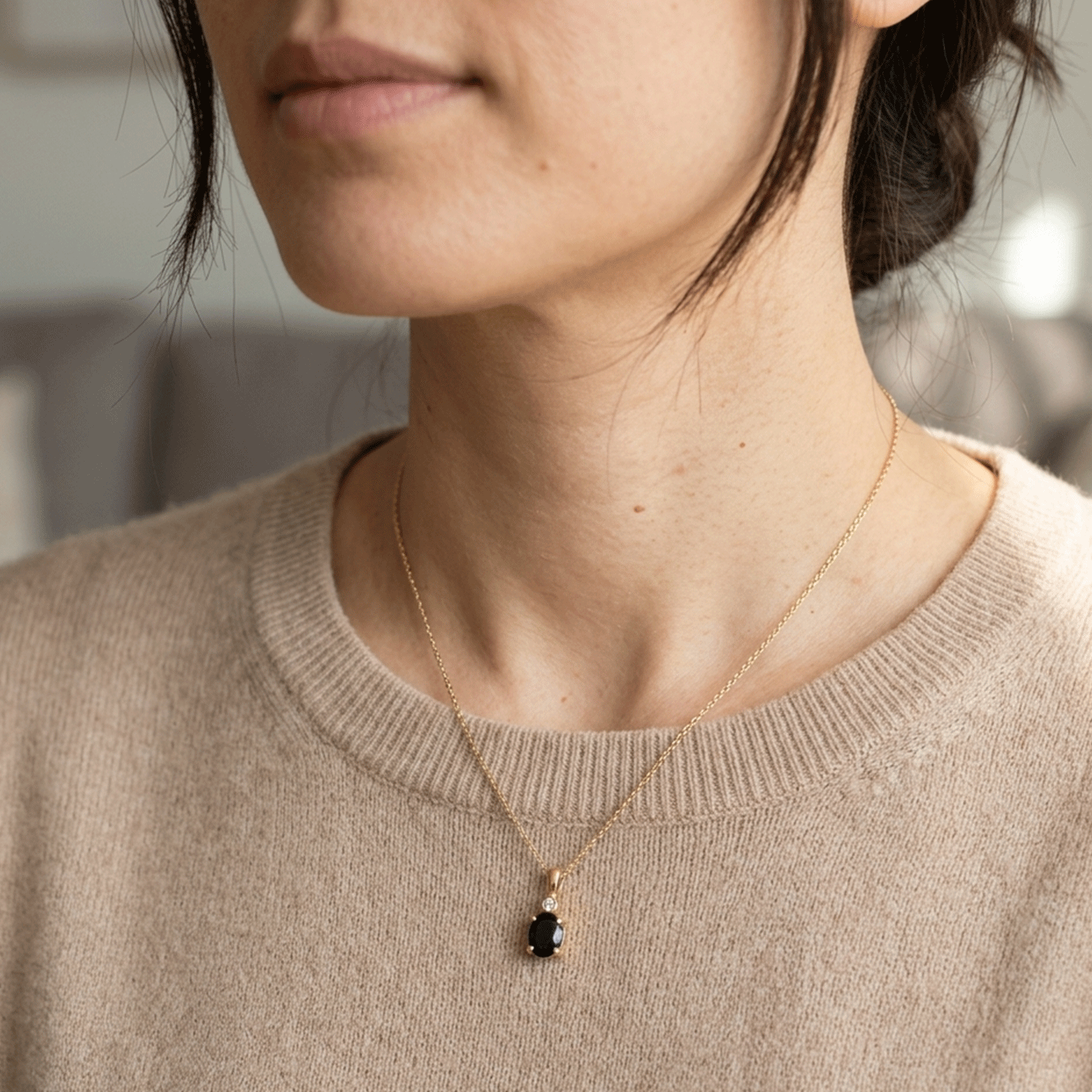 Dije de Oro 18k con Zafiro y Brillante
