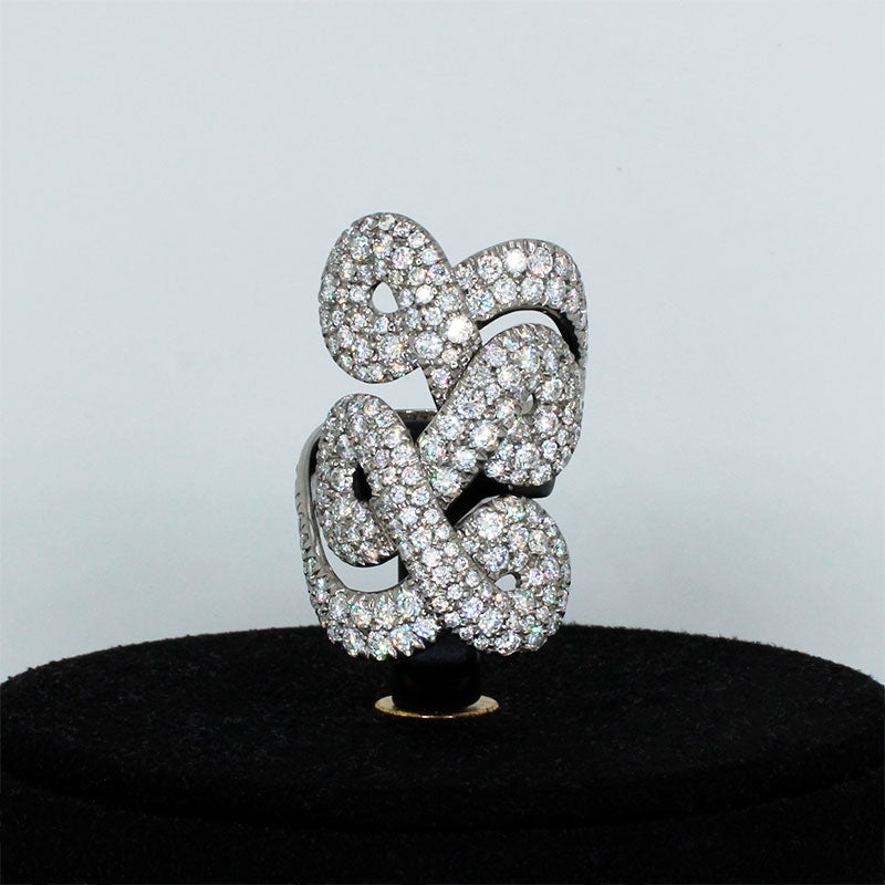 White Gold Ring with Dazzling 6.30ct Brilliant Cuts in 210 Stones