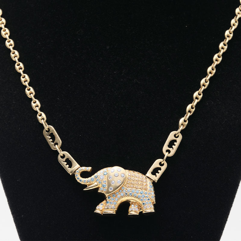 Hermoso Colgante con Fisonomía de Elefante en Oro 18k y Brillantes Fancy con Cadena