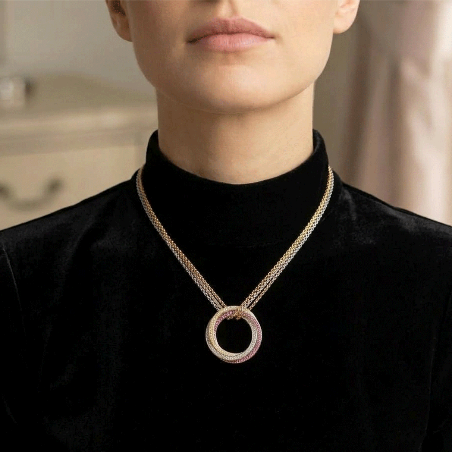 Necklace with 3 circles of gold in 3 tones, white diamonds, yellow diamonds and rubies