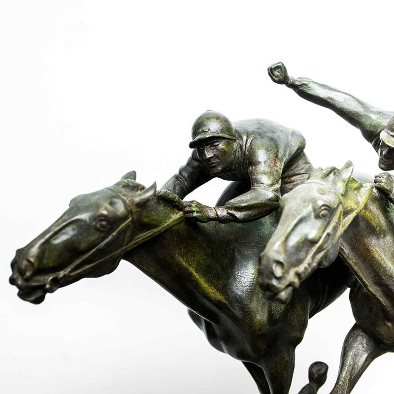 Escultura de bronce de par de caballos de carrera con Jockeys con pátina verde (original) firmado A. Becquerel