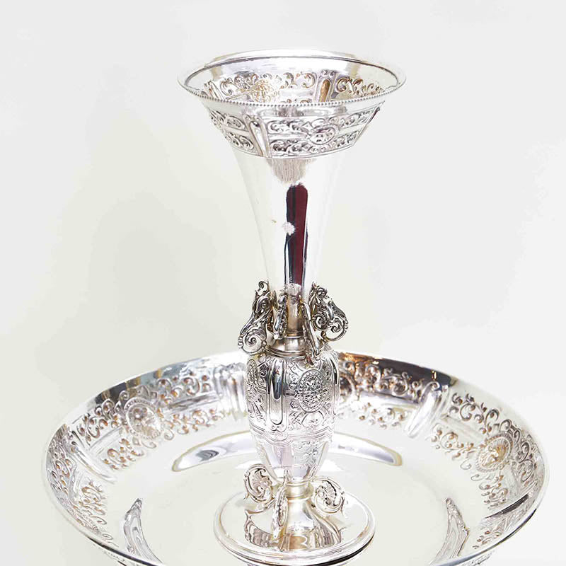 Centro de mesa de plata Sterling inglesa 'Victoriana', Siglo XIX