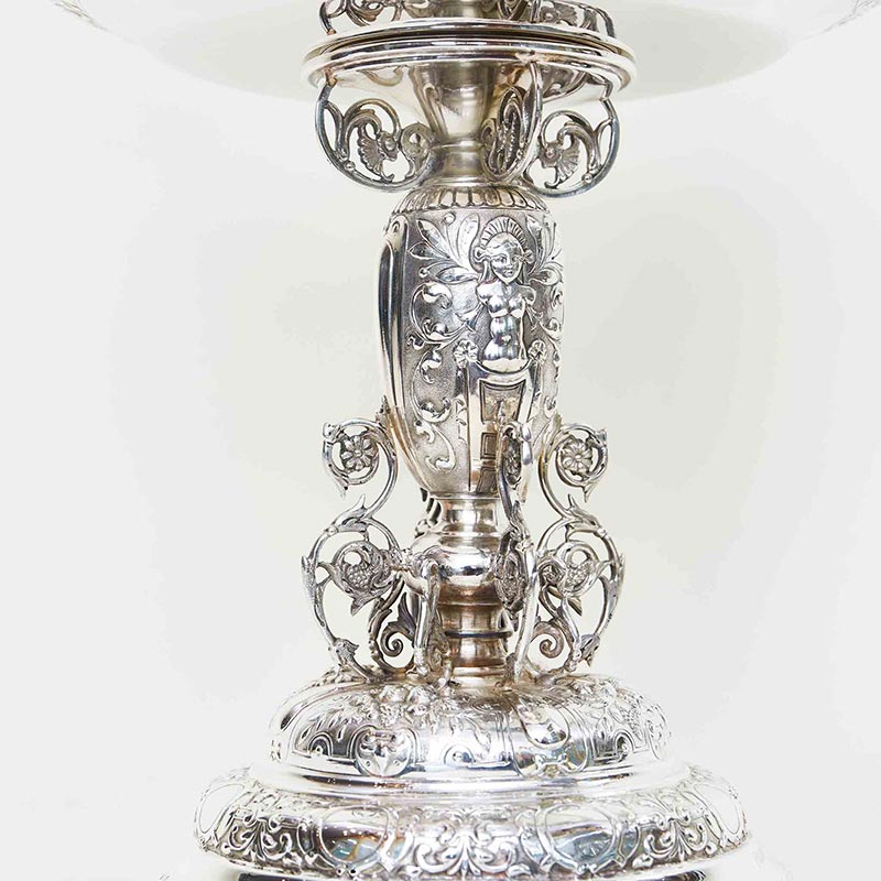 Centro de mesa de plata Sterling inglesa 'Victoriana', Siglo XIX