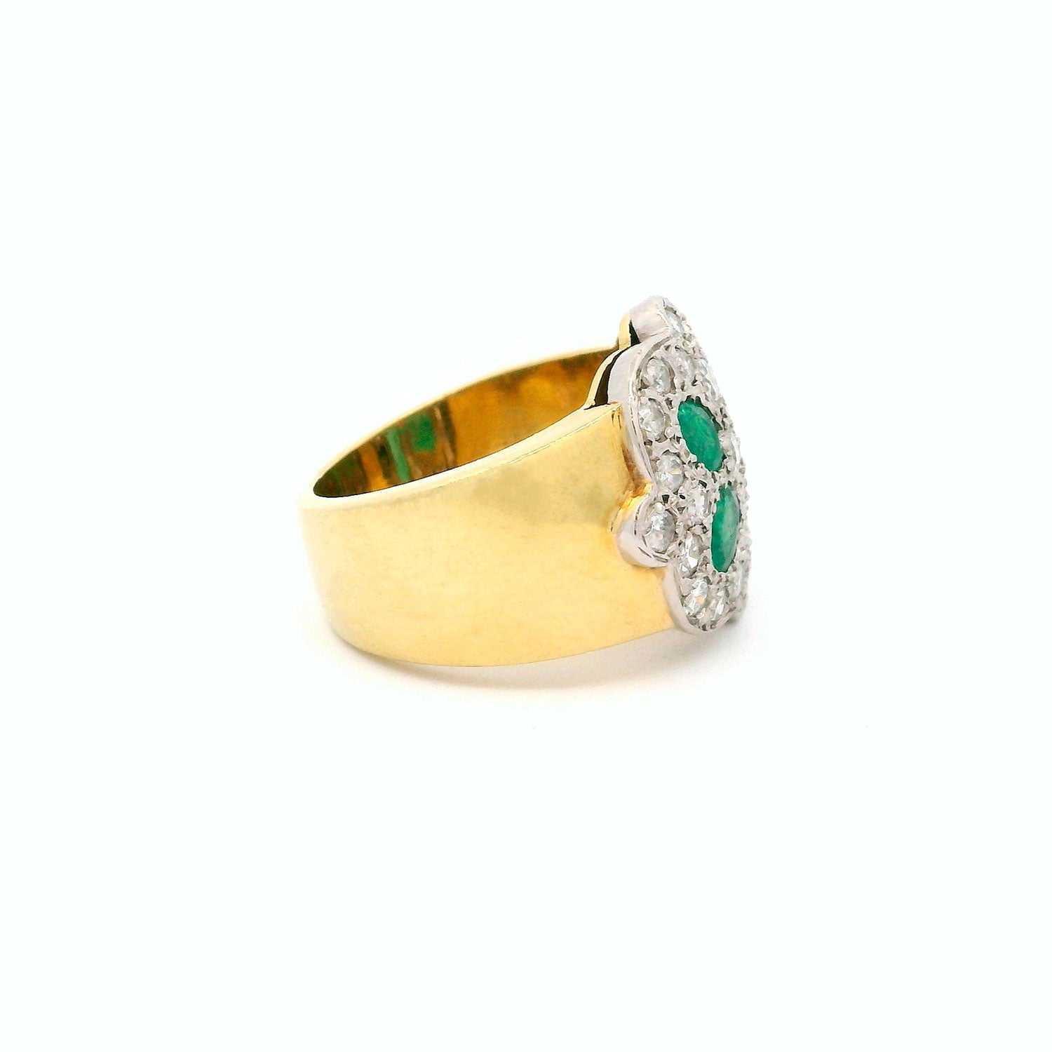 Anillo de Oro Amarillo y Oro Blanco con Brillantes y Esmeraldas