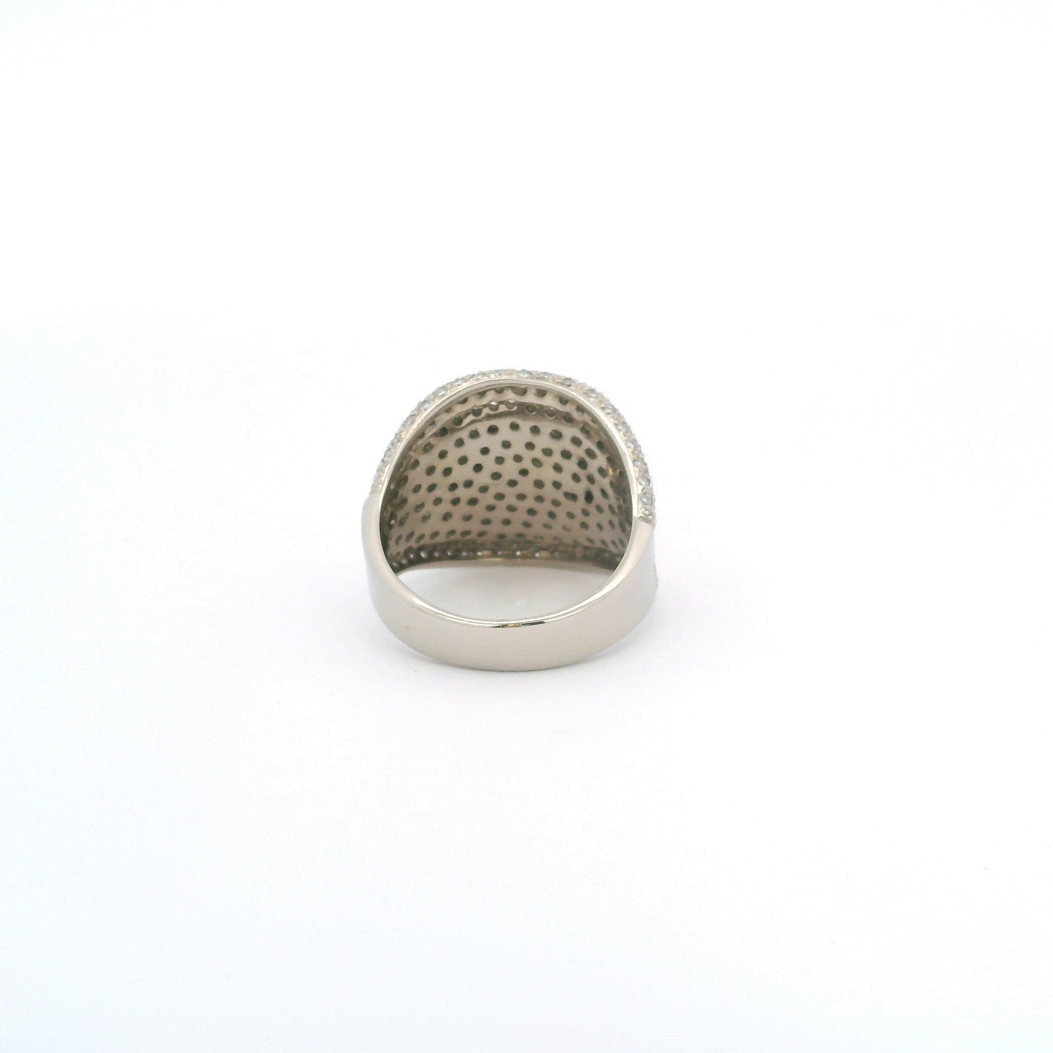 Anillo Ancho de Oro Blanco con 2.10ct Brillantes