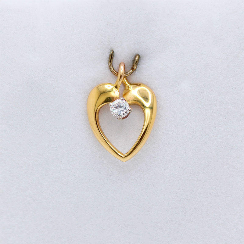 Dije Forma de Corazón en Oro 18k y Brillante