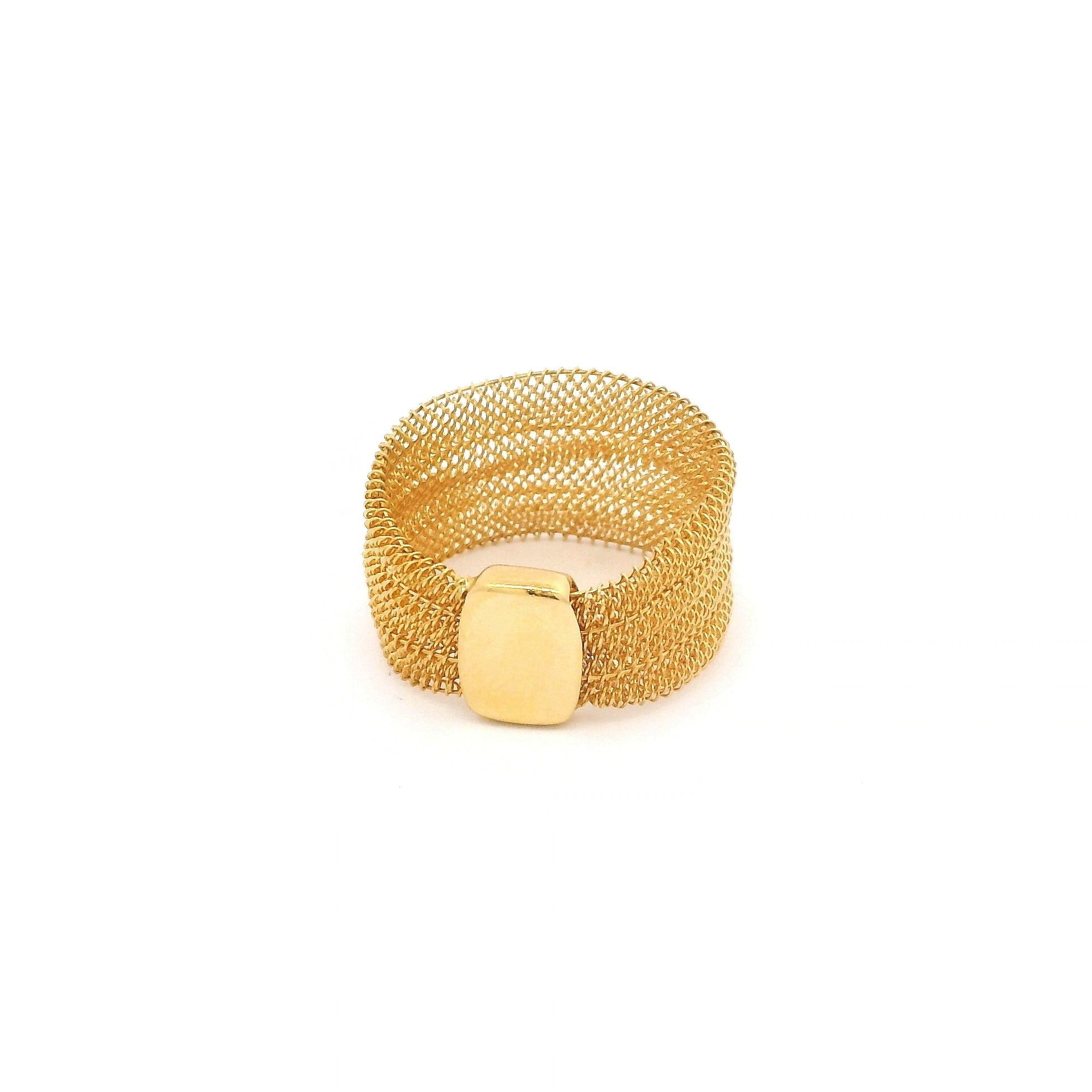 Anillo con Textura en Oro 18k