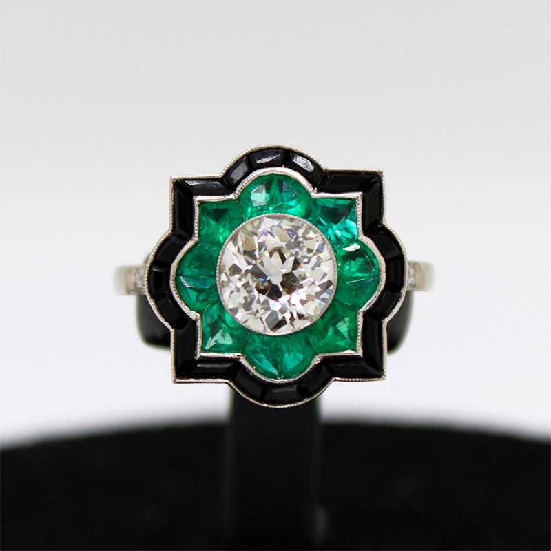 Anillo estilo Art Déco de Platino con Esmeralda Naturales, Ónix y Brillante de 1.31ct