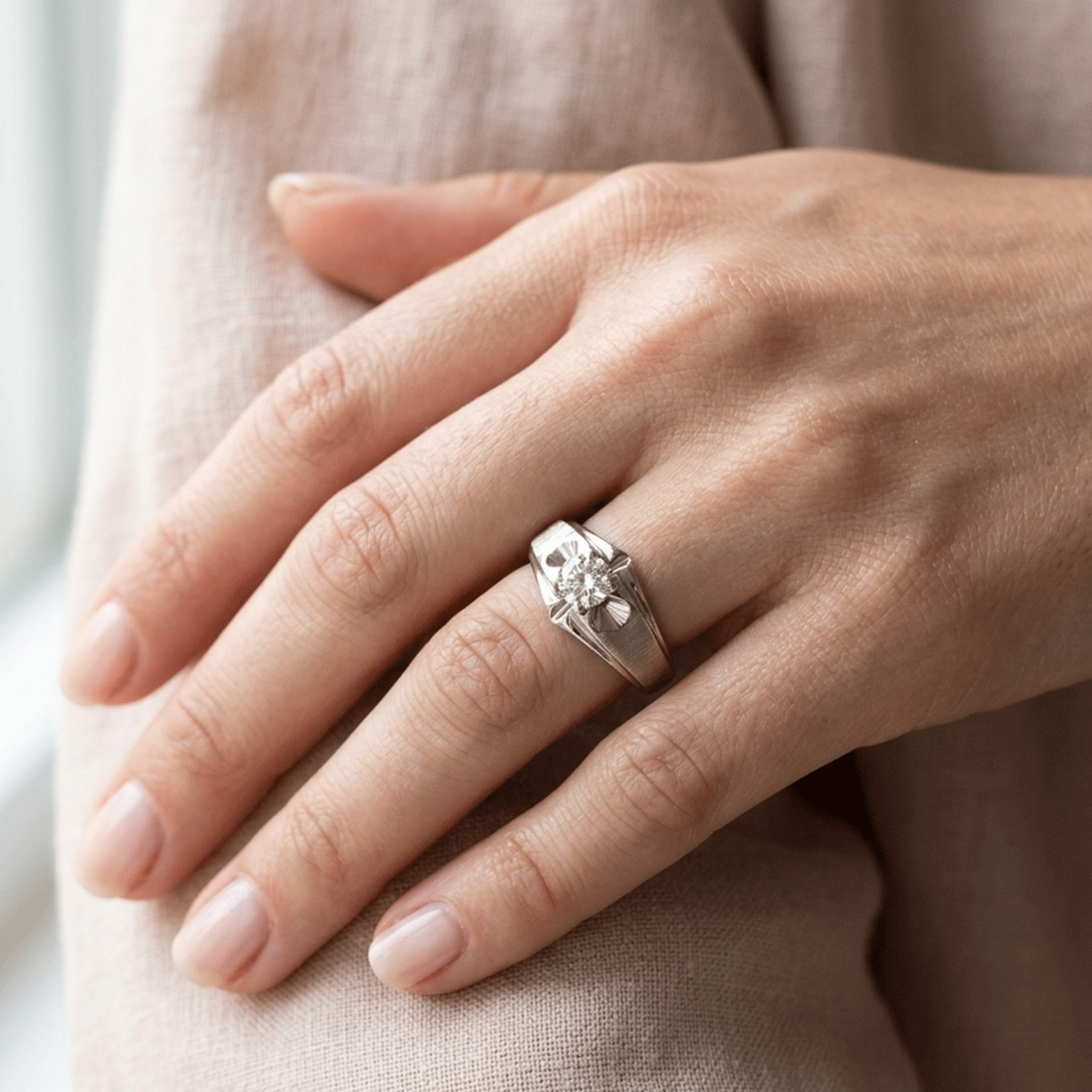 Solitario de Oro Blanco con Brillante 0.36ct