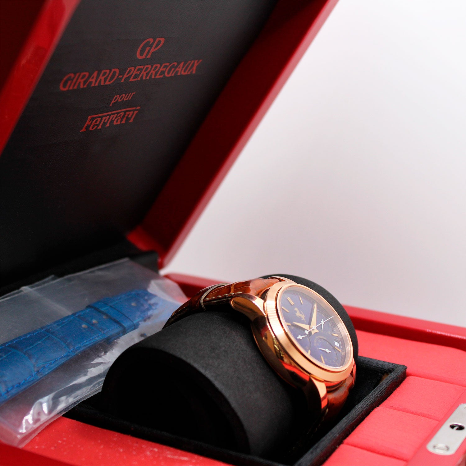 Ferrari- Girard Perregaux Chronograph Oro Rojo